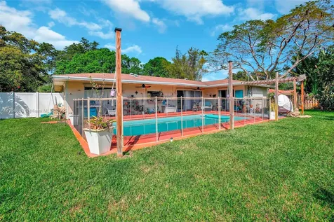 5640 SW 3rd Street Plantation FL 33317