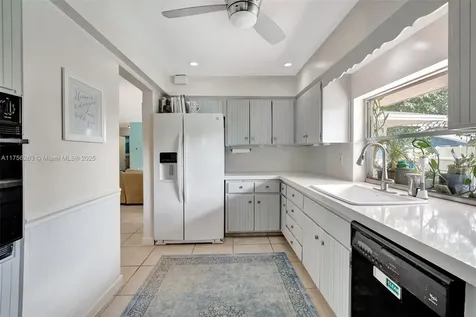 5640 SW 3rd Street Plantation FL 33317