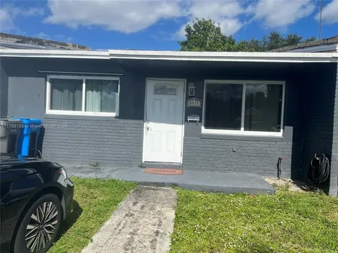 5531 SW 38th Street West Park FL 33023