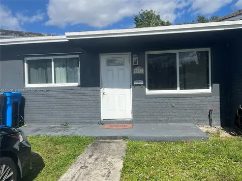 5531 SW 38th Street West Park FL 33023