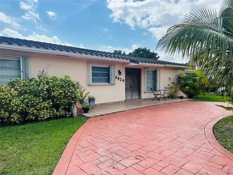 9824 SW 26th Terrace Miami FL 33165