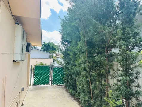 9824 SW 26th Terrace Miami FL 33165