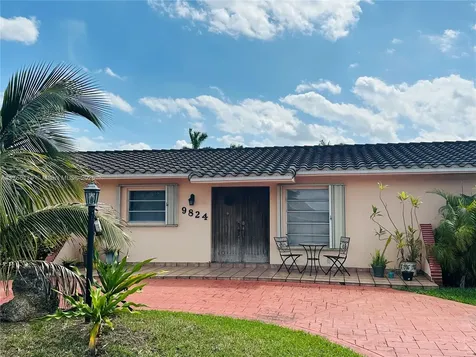 9824 SW 26th Terrace Miami FL 33165