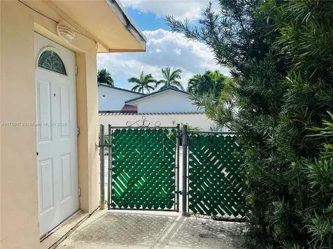 9824 SW 26th Terrace Miami FL 33165