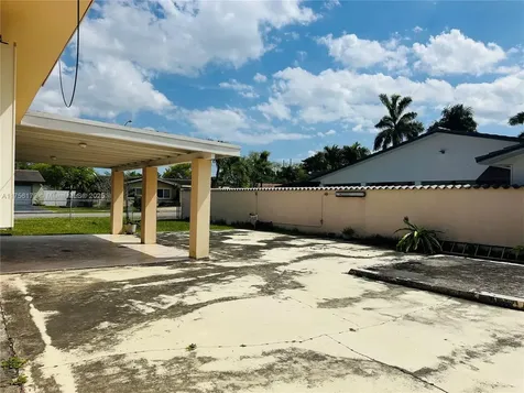 9824 SW 26th Terrace Miami FL 33165