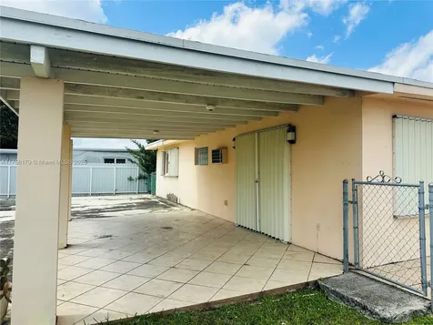 9824 SW 26th Terrace Miami FL 33165