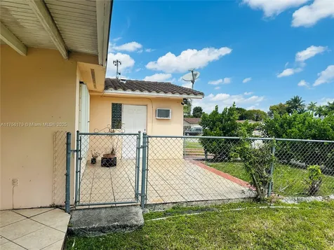 9824 SW 26th Terrace Miami FL 33165
