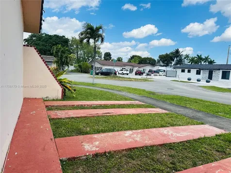 9824 SW 26th Terrace Miami FL 33165