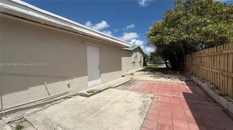 10500 NW 32nd Court Miami FL 33147