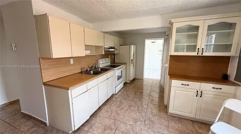 10500 NW 32nd Court Miami FL 33147