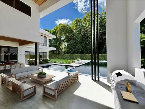 4640 Sunset Drive Miami FL 33143