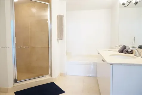 17555 Atlantic Boulevard Sunny Isles Beach FL 33160