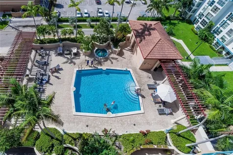 17555 Atlantic Boulevard Sunny Isles Beach FL 33160