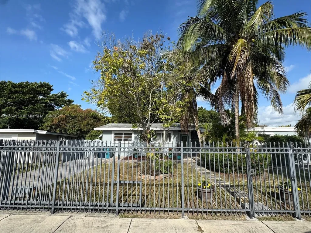 12520 SW 84th Avenue Road Miami FL 33156