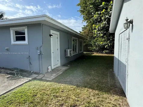 12520 SW 84th Avenue Road Miami FL 33156