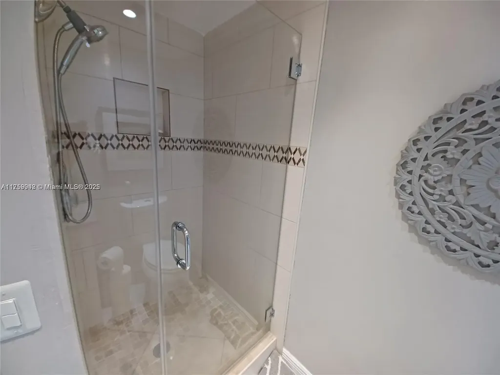 559 Normandy L Delray Beach FL 33484