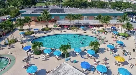559 Normandy L Delray Beach FL 33484