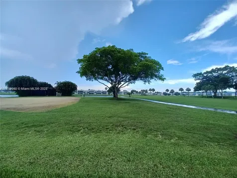 559 Normandy L Delray Beach FL 33484