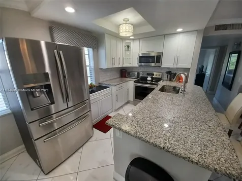 559 Normandy L Delray Beach FL 33484