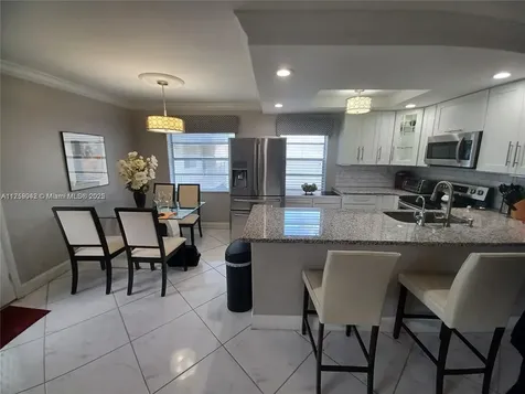 559 Normandy L Delray Beach FL 33484