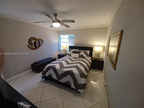 559 Normandy L Delray Beach FL 33484