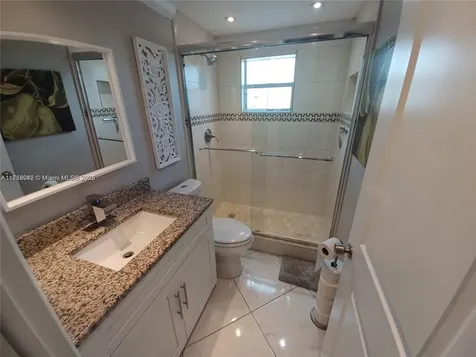 559 Normandy L Delray Beach FL 33484
