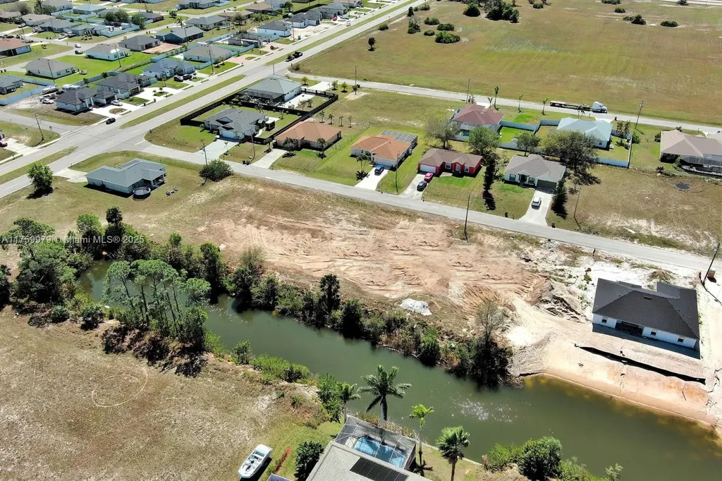 1611 NW 2nd Street Cape Coral FL 33993