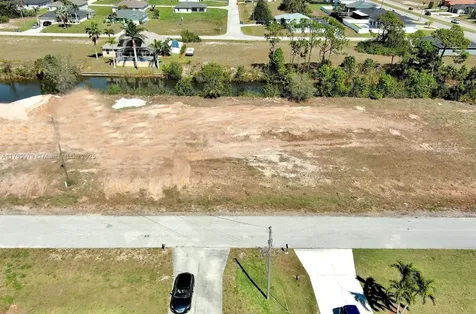 1611 NW 2nd Street Cape Coral FL 33993