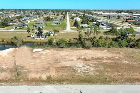 1611 NW 2nd Street Cape Coral FL 33993