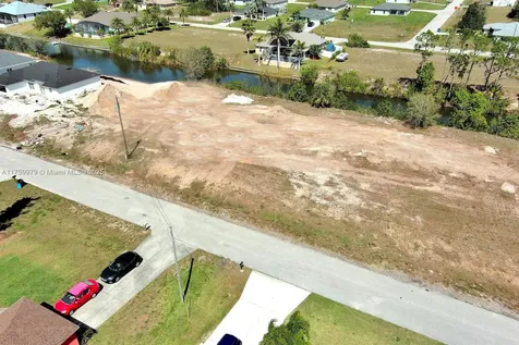 1611 NW 2nd Street Cape Coral FL 33993