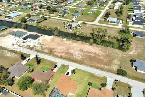 1611 NW 2nd Street Cape Coral FL 33993