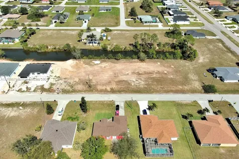 1611 NW 2nd Street Cape Coral FL 33993