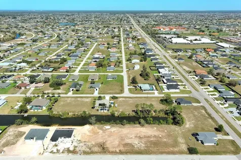 1611 NW 2nd Street Cape Coral FL 33993
