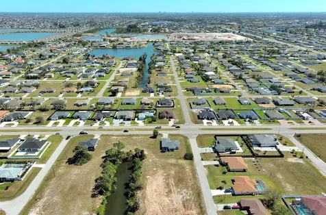 1611 NW 2nd Street Cape Coral FL 33993