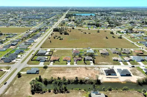 1611 NW 2nd Street Cape Coral FL 33993