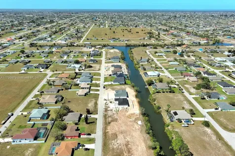 1611 NW 2nd Street Cape Coral FL 33993