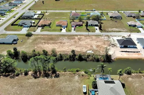 1611 NW 2nd Street Cape Coral FL 33993