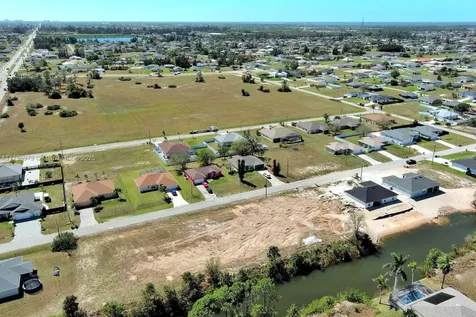 1611 NW 2nd Street Cape Coral FL 33993