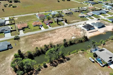 1611 NW 2nd Street Cape Coral FL 33993