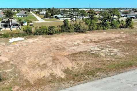 1611 NW 2nd Street Cape Coral FL 33993