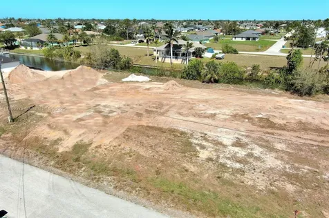 1611 NW 2nd Street Cape Coral FL 33993