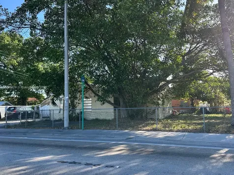 141 SE 8th Avenue Hialeah FL 33010