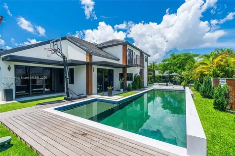 5453 NW 94th Doral Place Doral FL 33178