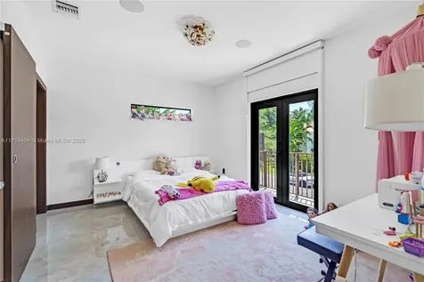 5453 NW 94th Doral Place Doral FL 33178