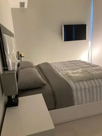 18975 SE Collins Avenue Sunny Isles Beach FL 33160