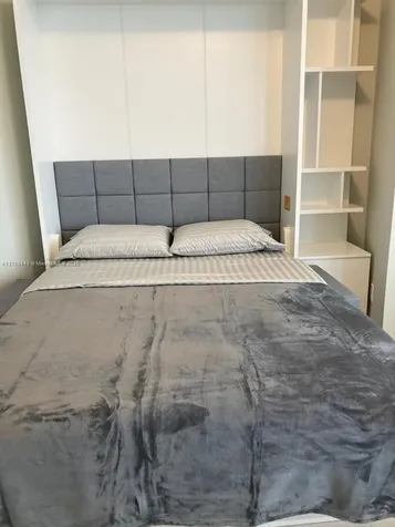 18975 SE Collins Avenue Sunny Isles Beach FL 33160