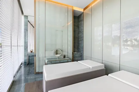 18975 SE Collins Avenue Sunny Isles Beach FL 33160