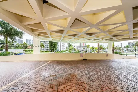3180 S Ocean Drive Hallandale Beach FL 33009