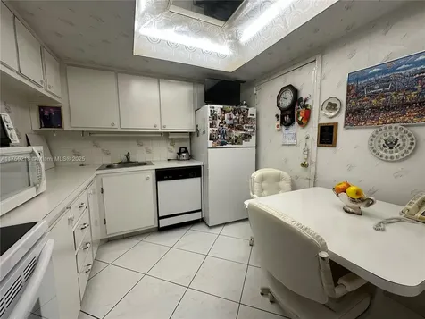 3180 S Ocean Drive Hallandale Beach FL 33009