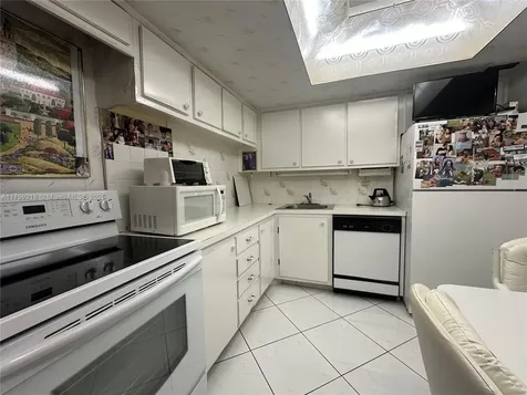 3180 S Ocean Drive Hallandale Beach FL 33009